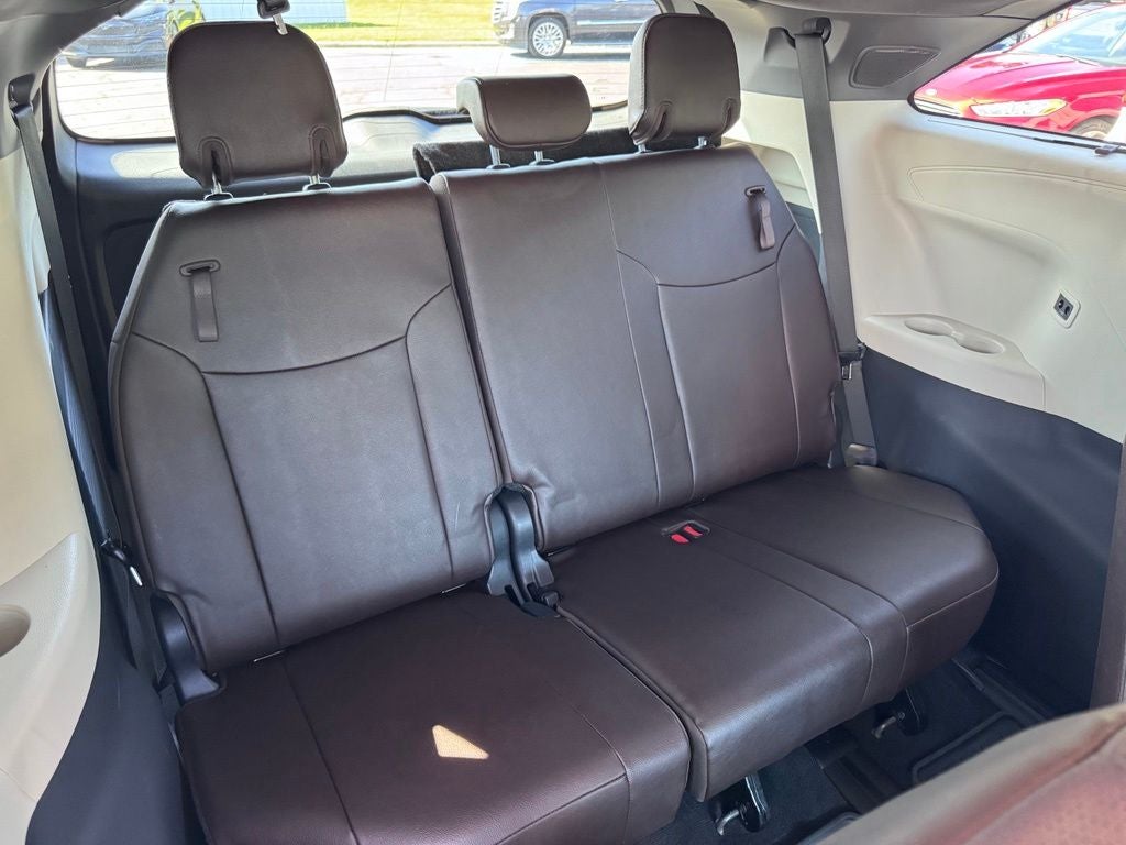 2023 Toyota Sienna Platinum 7 Passenger