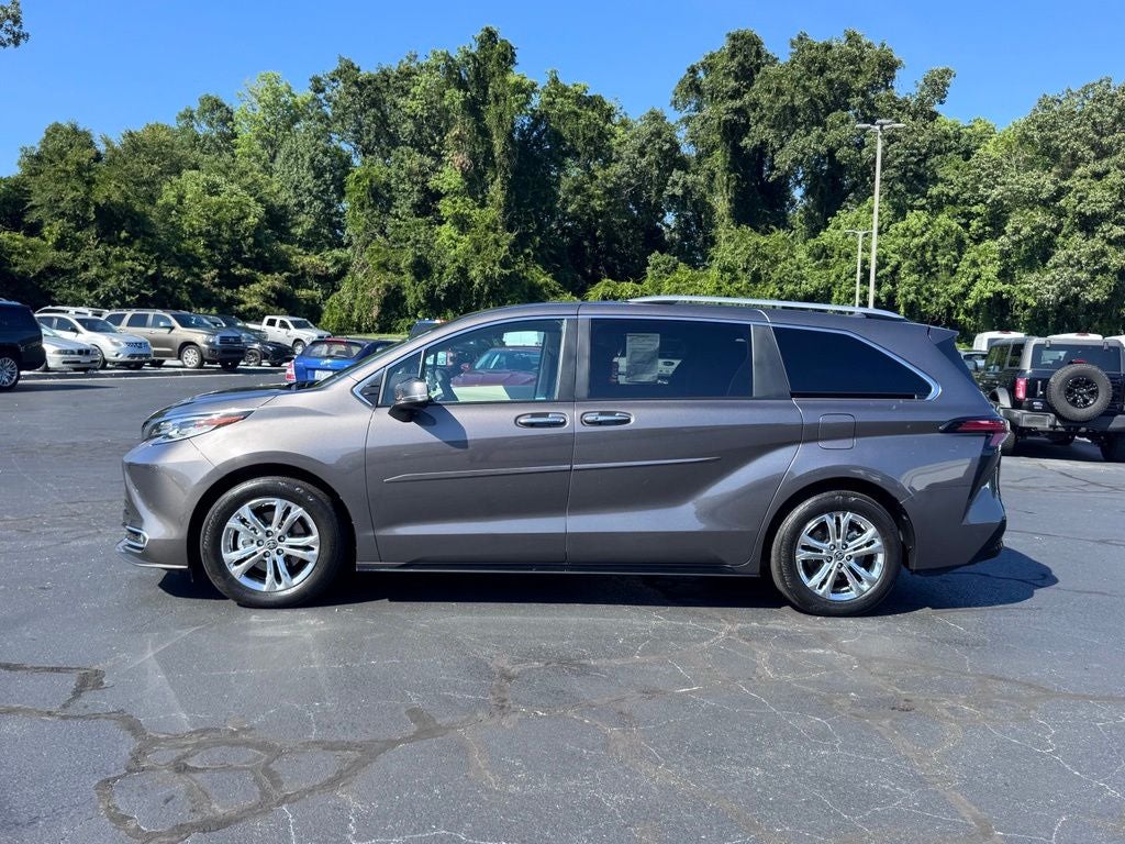 2023 Toyota Sienna Platinum 7 Passenger