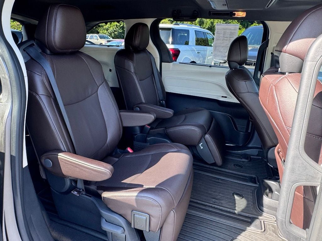 2023 Toyota Sienna Platinum 7 Passenger