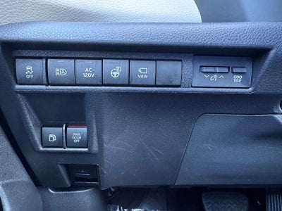 2023 Toyota Sienna Platinum 7 Passenger