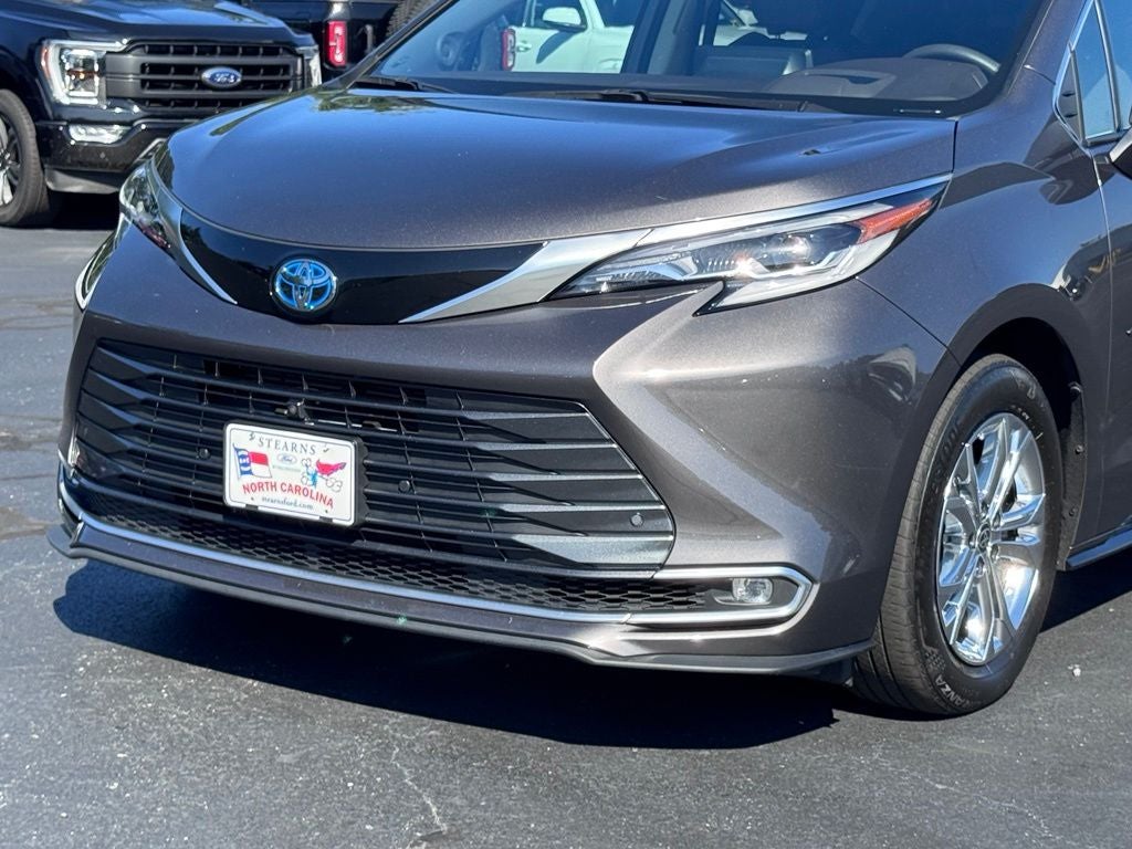 2023 Toyota Sienna Platinum 7 Passenger