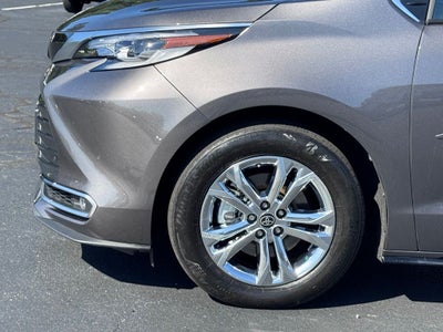 2023 Toyota Sienna Platinum 7 Passenger