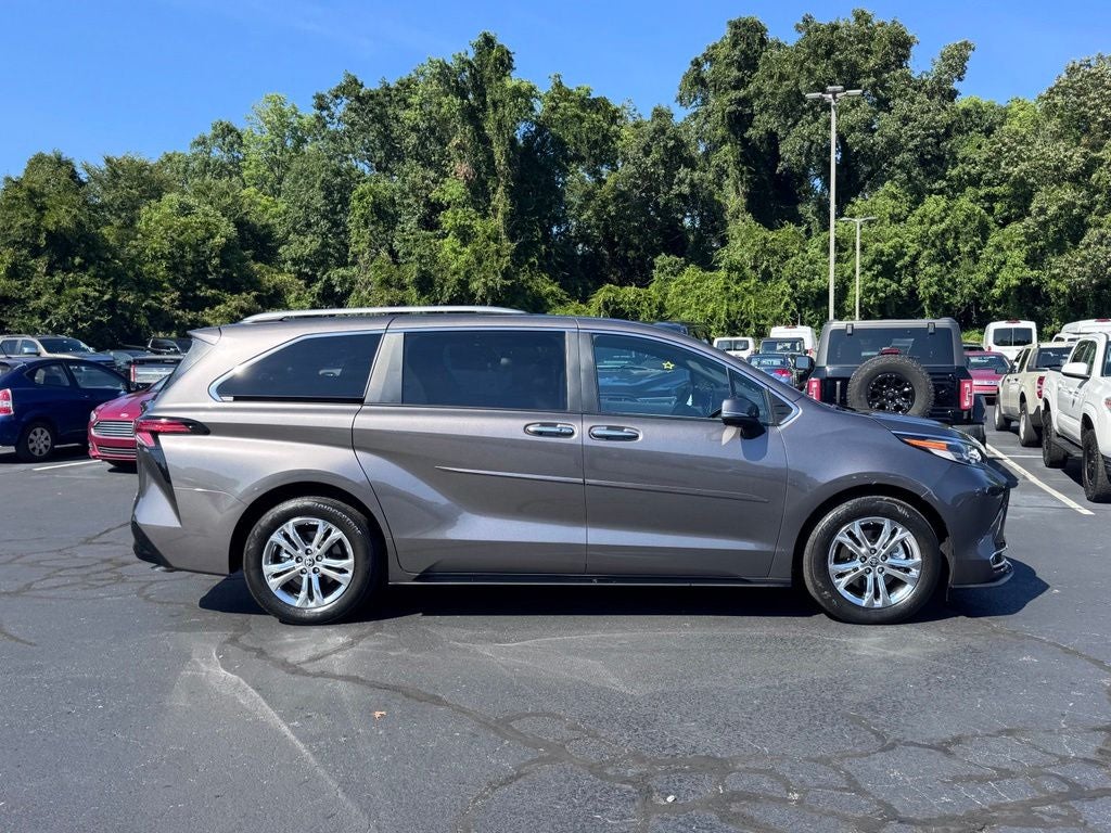 2023 Toyota Sienna Platinum 7 Passenger