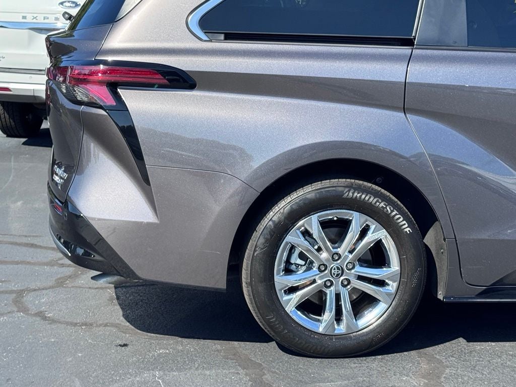 2023 Toyota Sienna Platinum 7 Passenger