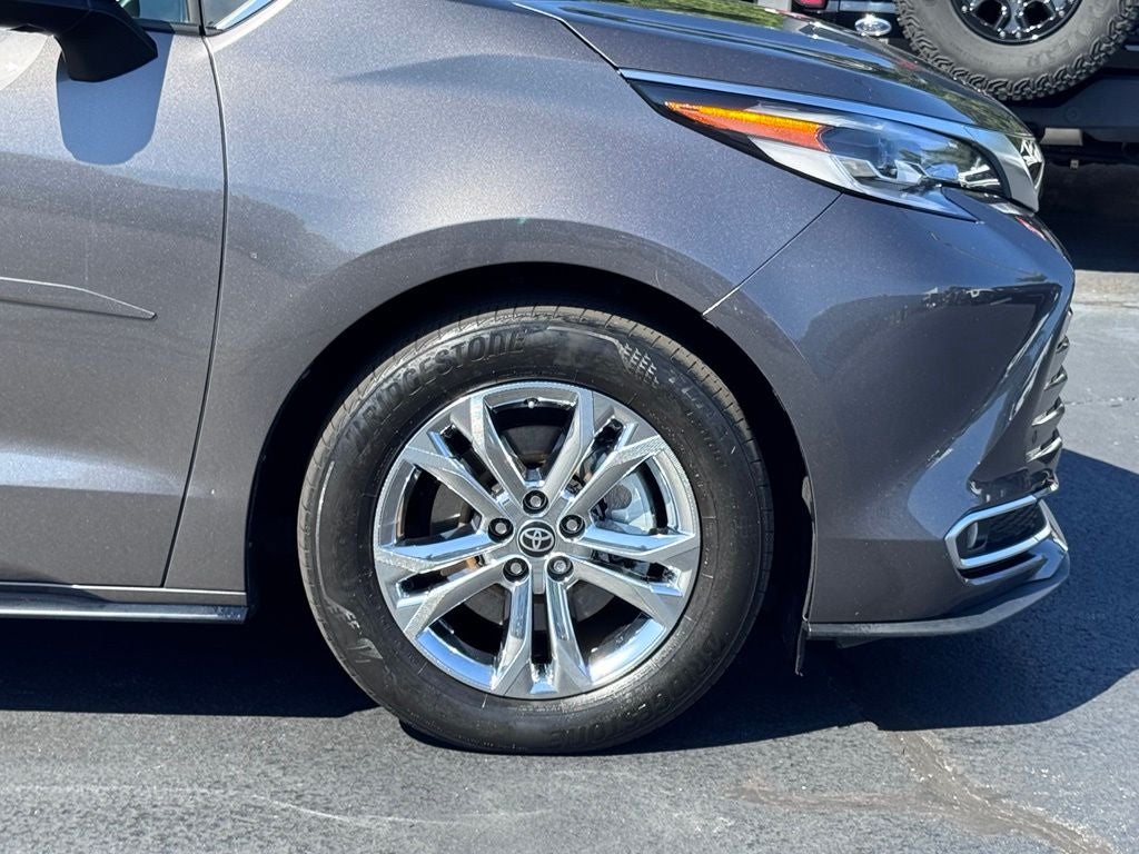 2023 Toyota Sienna Platinum 7 Passenger