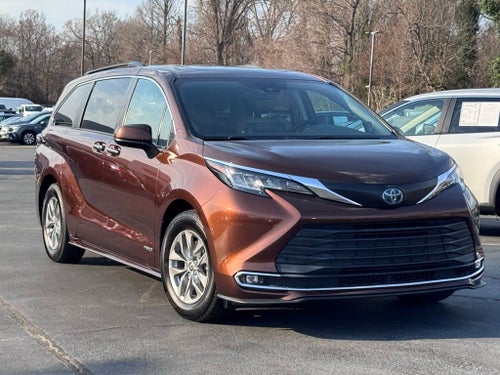 2021 Toyota Sienna XLE 8 Passenger