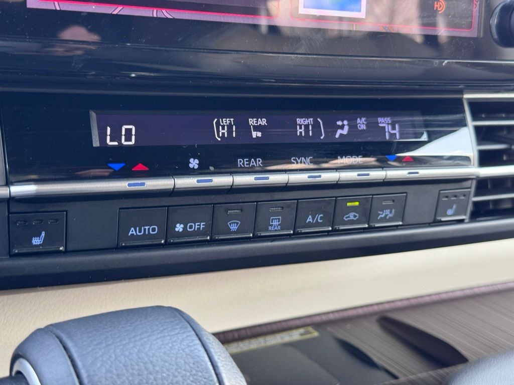 2021 Toyota Sienna XLE 8 Passenger