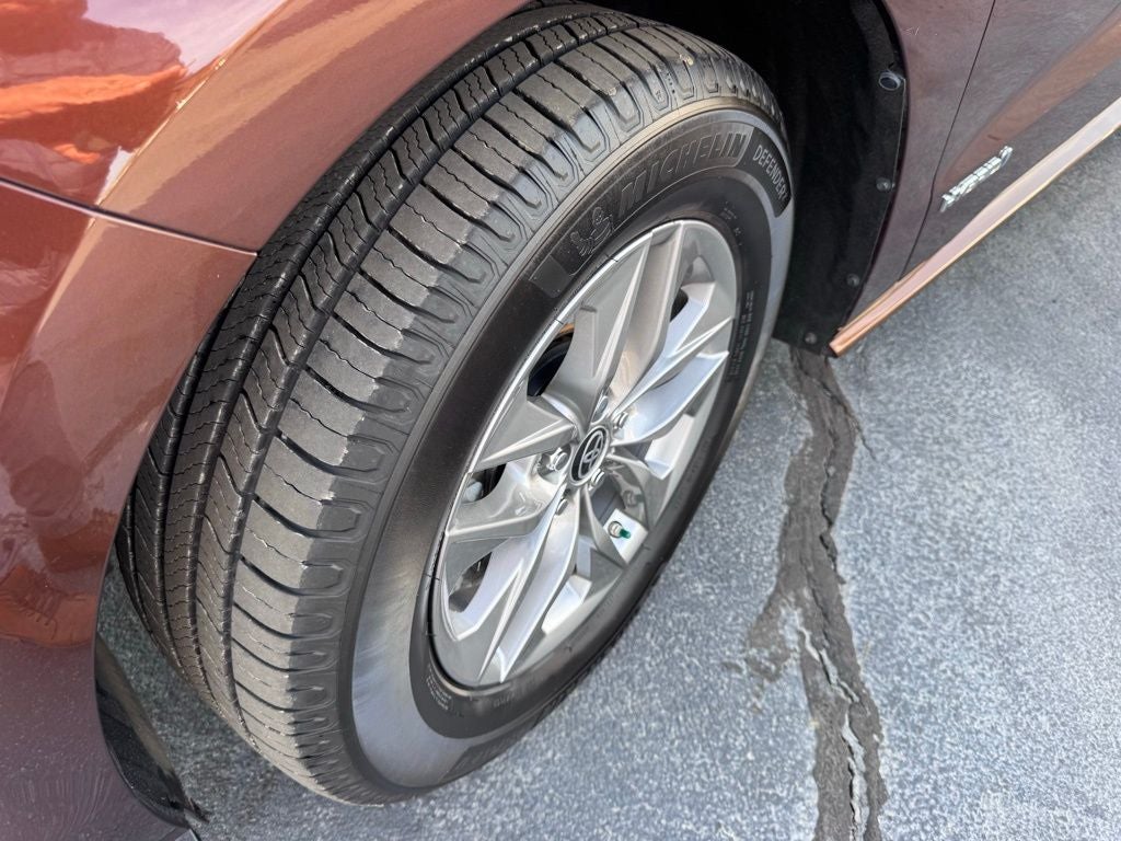 2021 Toyota Sienna XLE 8 Passenger