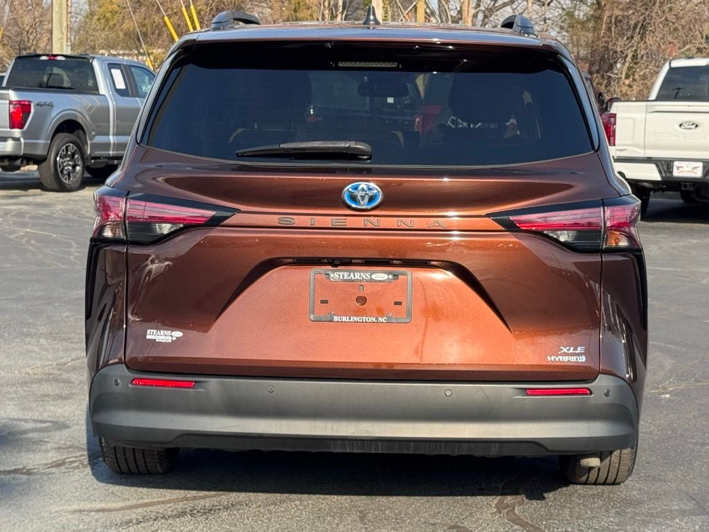 2021 Toyota Sienna XLE 8 Passenger