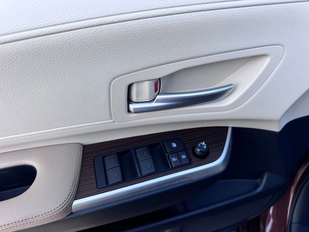 2021 Toyota Sienna XLE 8 Passenger