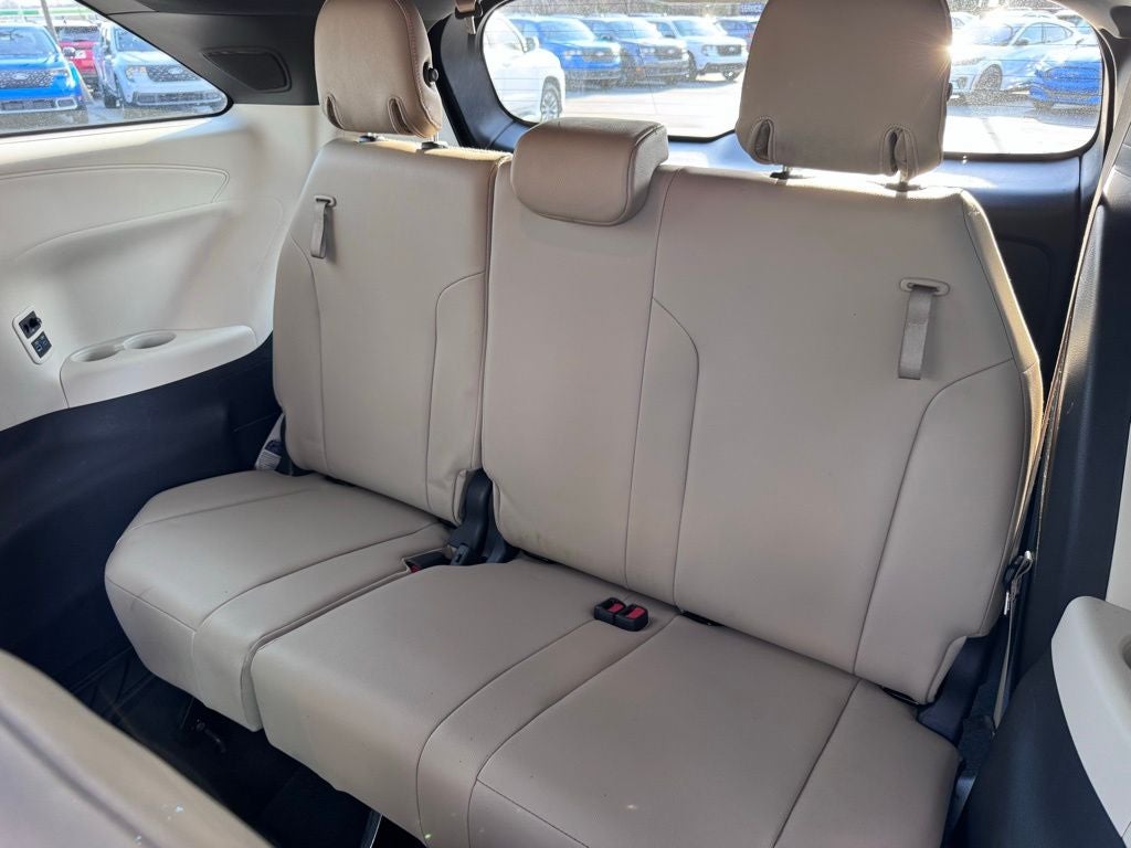 2021 Toyota Sienna XLE 8 Passenger