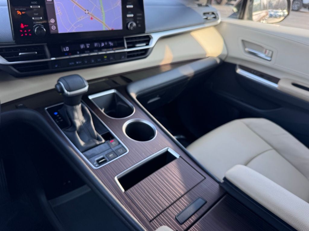 2021 Toyota Sienna XLE 8 Passenger