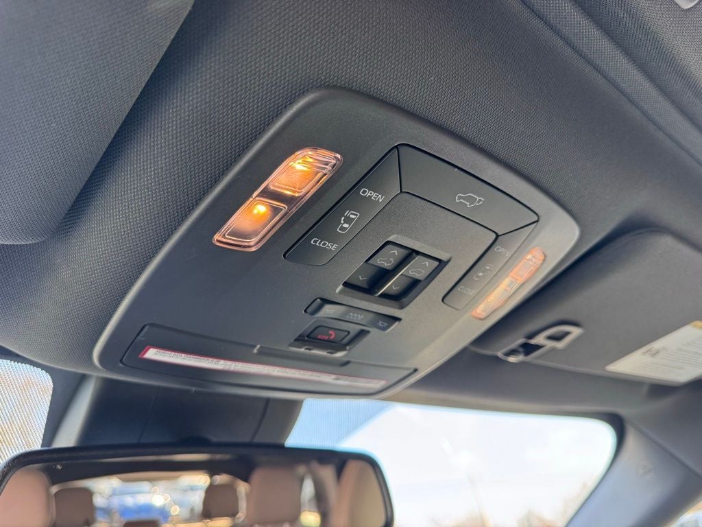 2021 Toyota Sienna XLE 8 Passenger