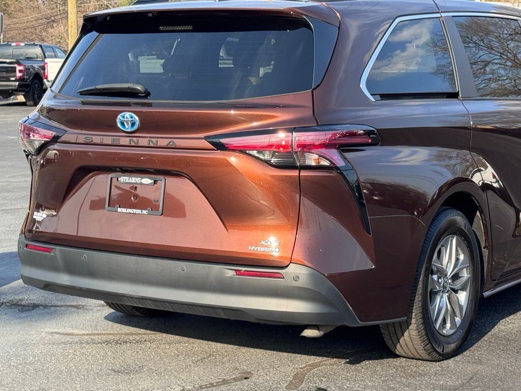 2021 Toyota Sienna XLE 8 Passenger