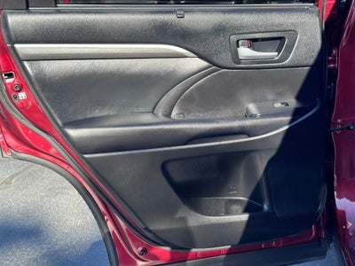 2019 Toyota Highlander SE