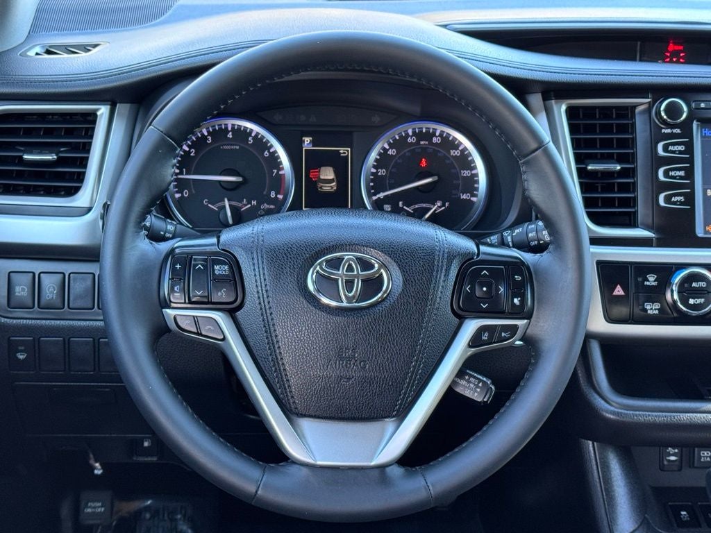 2019 Toyota Highlander SE