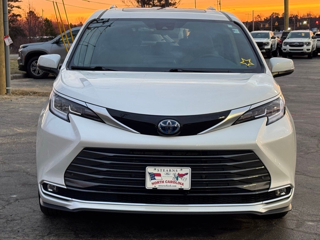 2024 Toyota Sienna Limited 7 Passenger