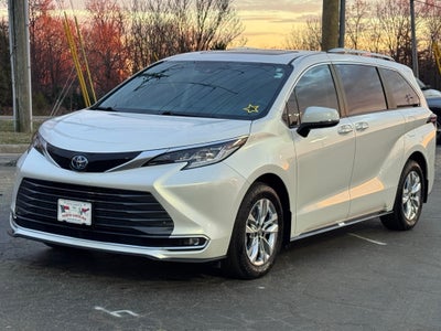 2024 Toyota Sienna Limited 7 Passenger