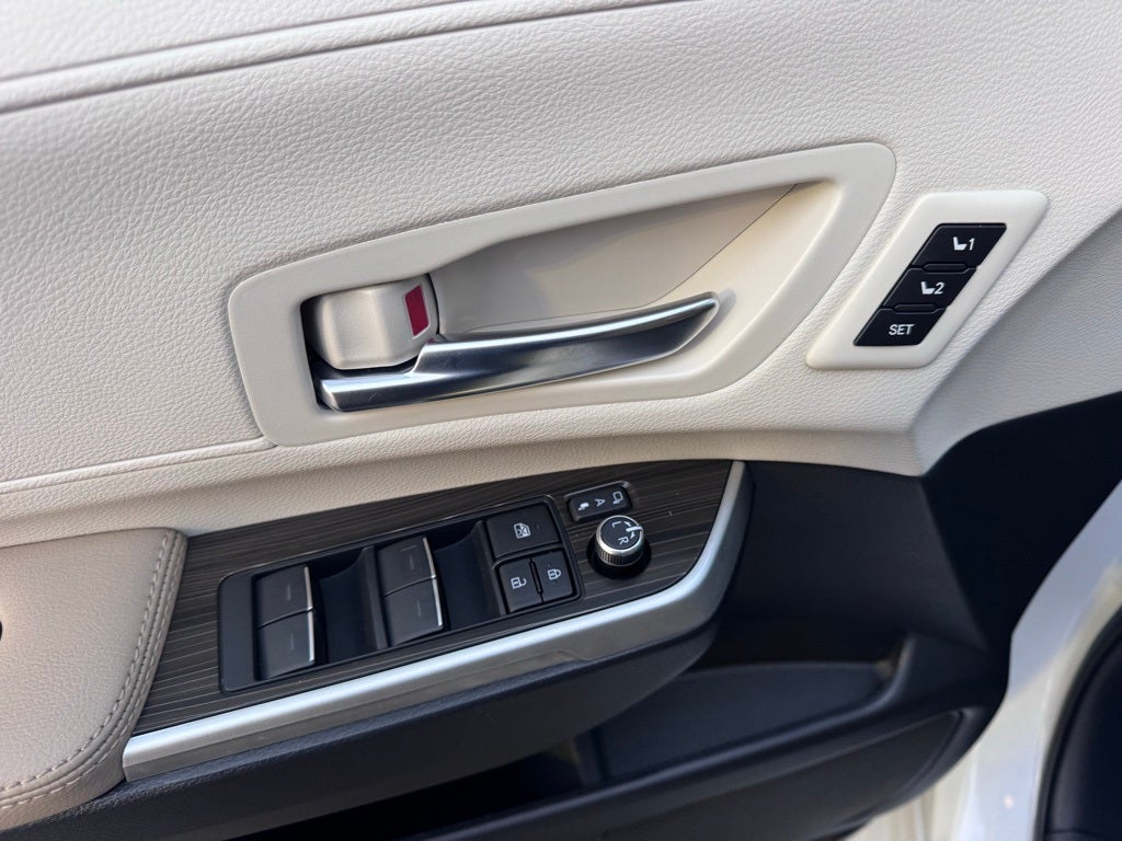 2024 Toyota Sienna Limited 7 Passenger