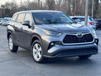 2022 Toyota Highlander LE
