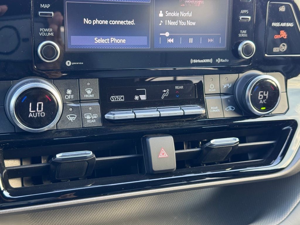 2022 Toyota Highlander LE