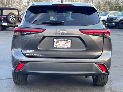 2022 Toyota Highlander LE