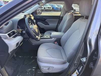 2022 Toyota Highlander LE