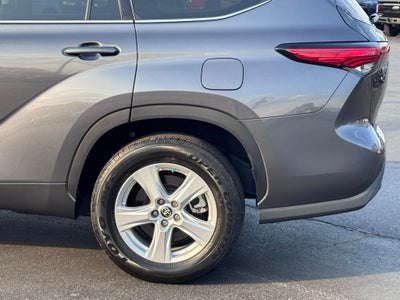 2022 Toyota Highlander LE