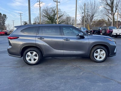 2022 Toyota Highlander LE