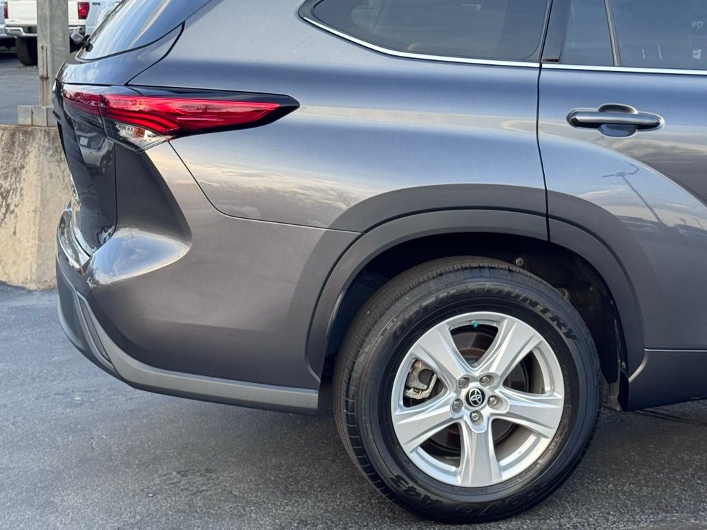 2022 Toyota Highlander LE