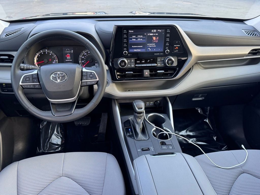 2022 Toyota Highlander LE