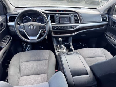 2019 Toyota Highlander LE