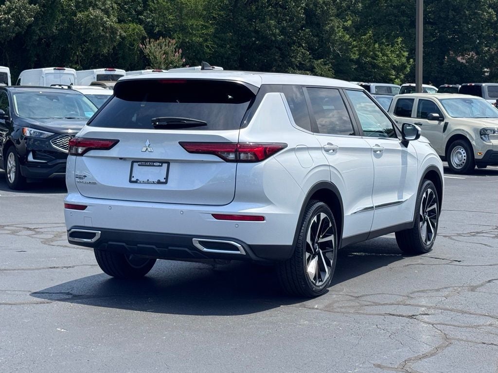 2022 Mitsubishi Outlander ES