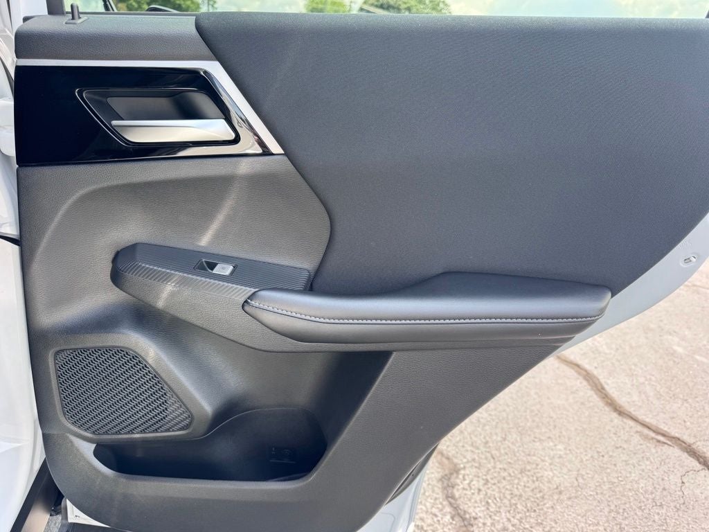2022 Mitsubishi Outlander ES