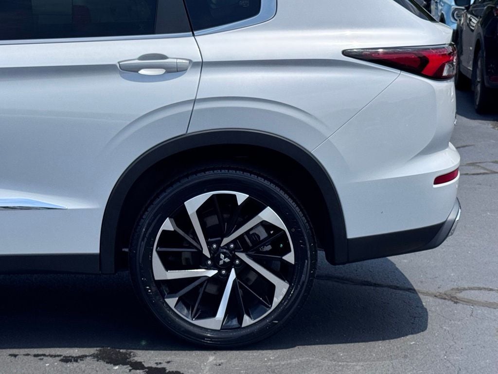2022 Mitsubishi Outlander ES
