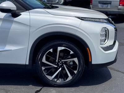 2022 Mitsubishi Outlander ES