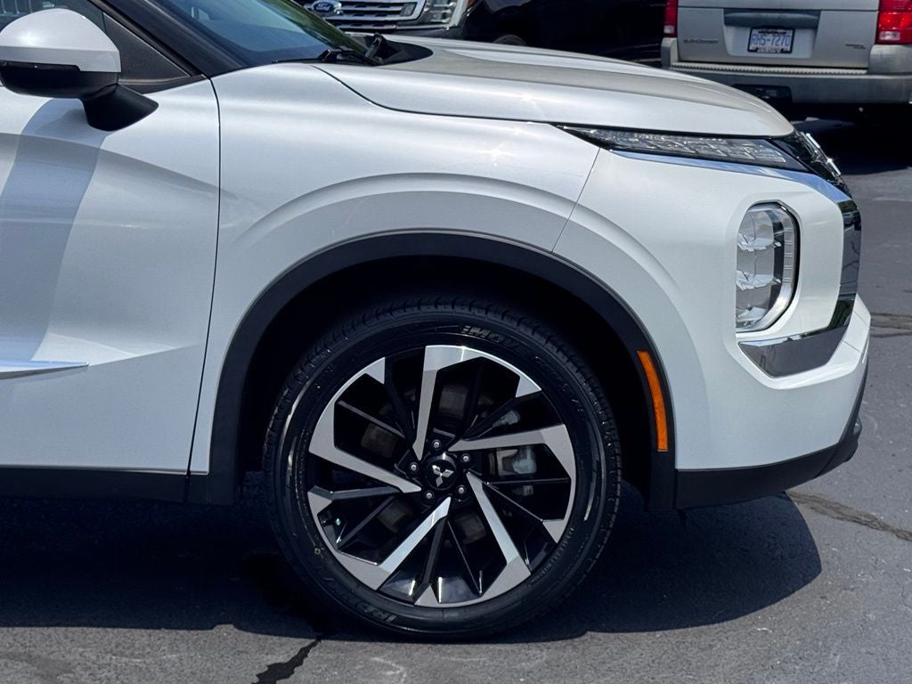 2022 Mitsubishi Outlander ES
