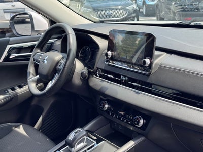 2022 Mitsubishi Outlander ES
