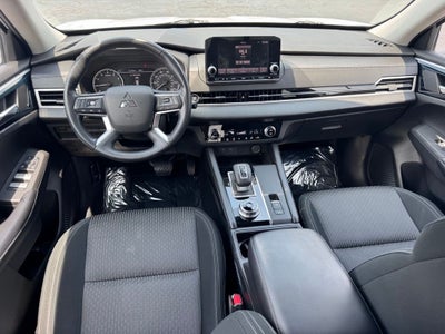 2022 Mitsubishi Outlander ES