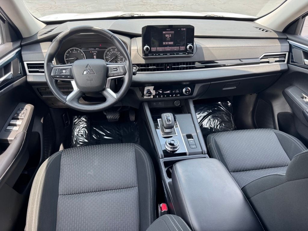 2022 Mitsubishi Outlander ES