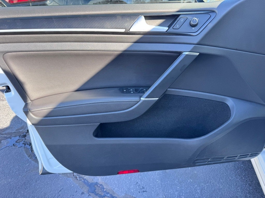 2016 Volkswagen Golf R DCC & Navigation 4Motion 4Motion