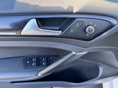 2016 Volkswagen Golf R DCC & Navigation 4Motion 4Motion