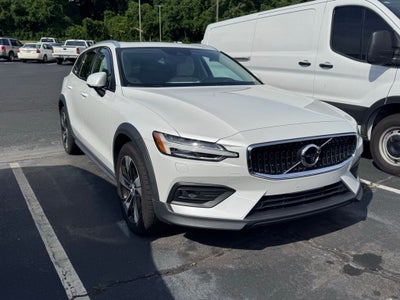 2022 Volvo V60 Cross Country T5