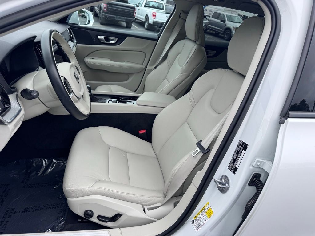 2022 Volvo V60 Cross Country T5