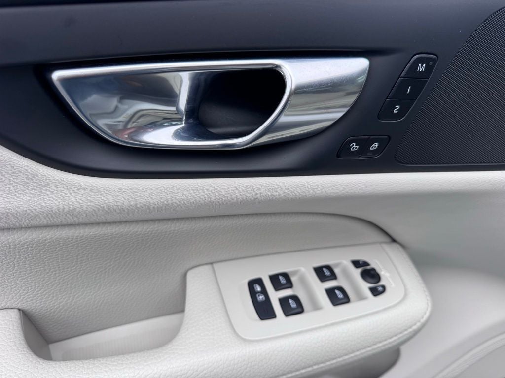 2022 Volvo V60 Cross Country T5