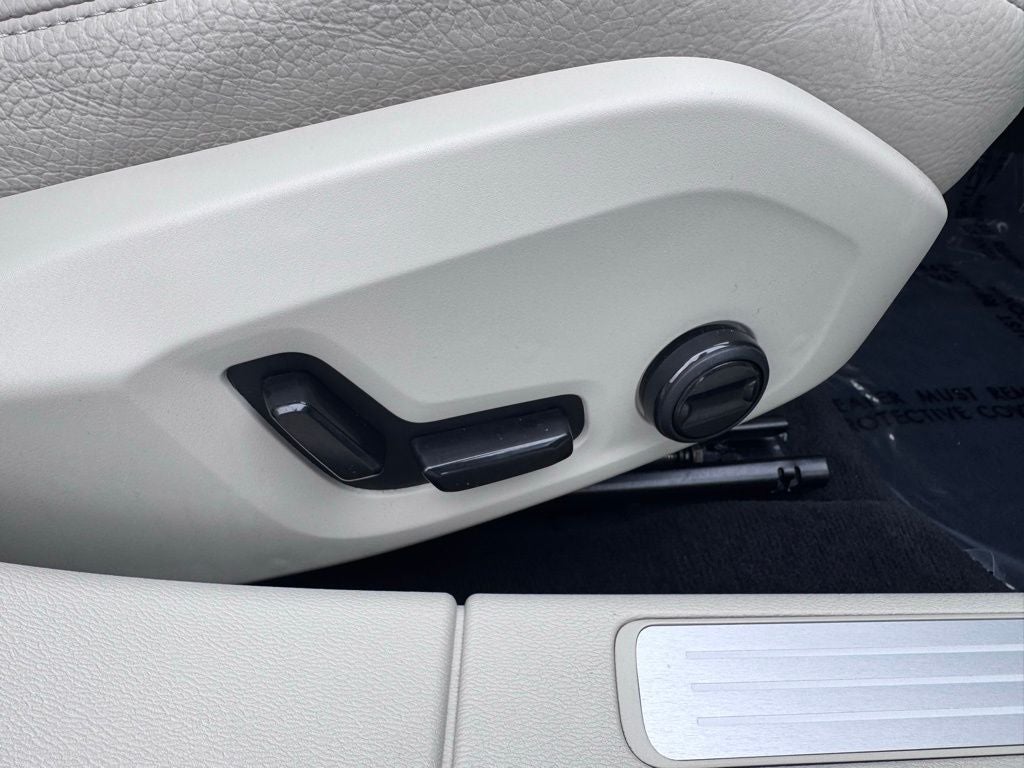 2022 Volvo V60 Cross Country T5