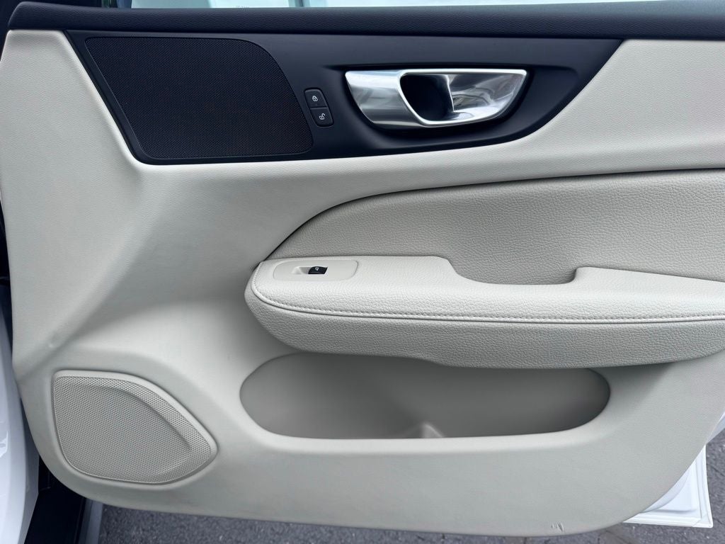 2022 Volvo V60 Cross Country T5