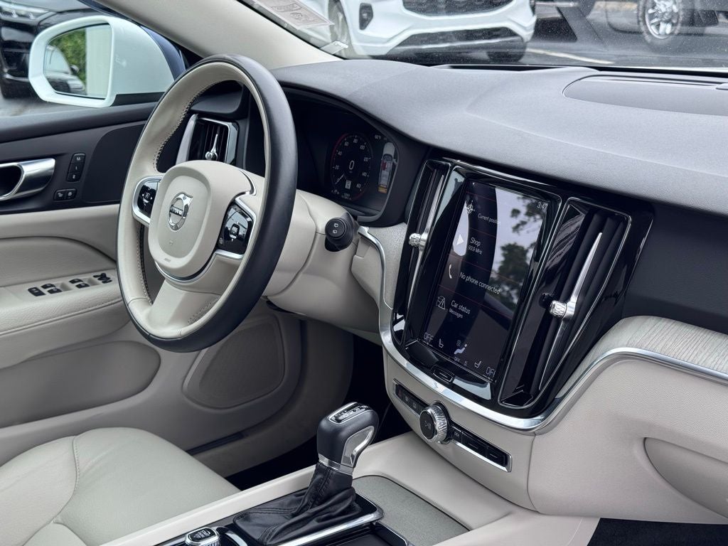 2022 Volvo V60 Cross Country T5