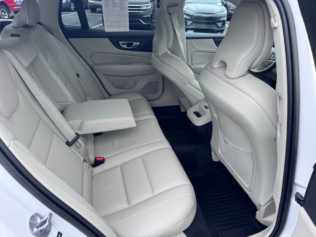 2022 Volvo V60 Cross Country T5