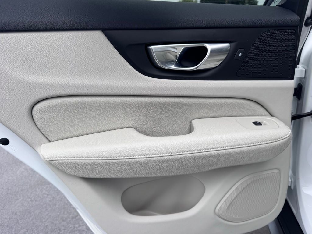 2022 Volvo V60 Cross Country T5
